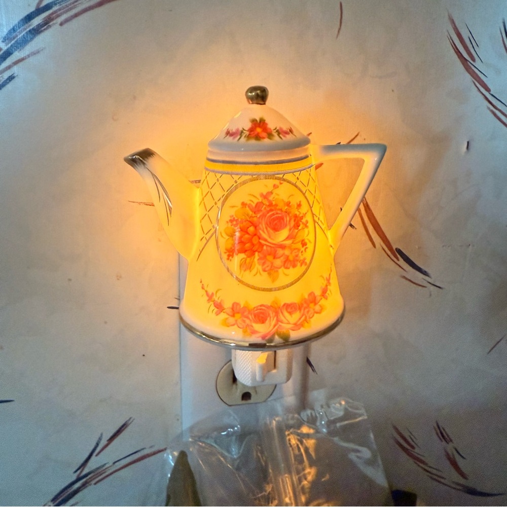 Vintage Floral Porcelain Night Light - Pink Rose Design
